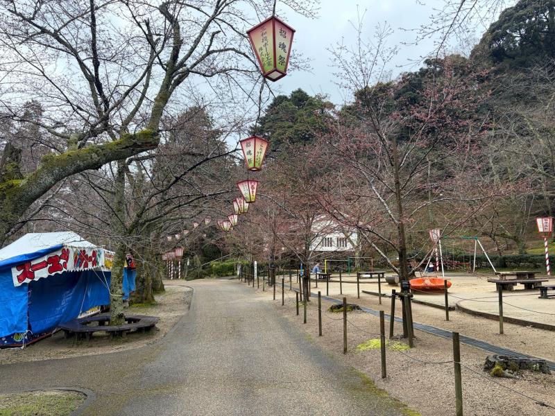 遊具広場前